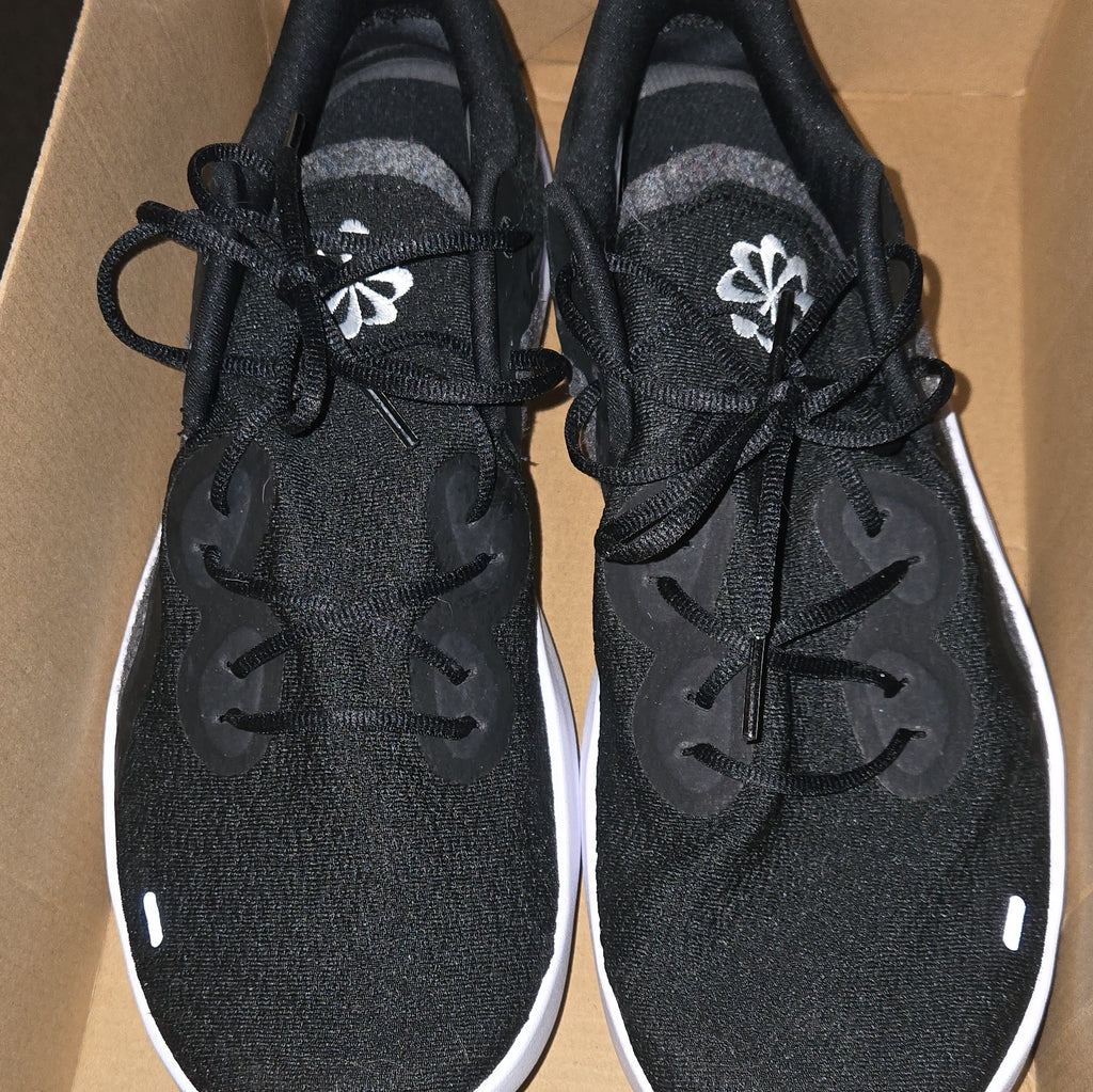 Nike Flex athletic shoes 12Mens
