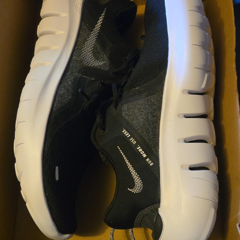 Nike Flex athletic shoes 12Mens